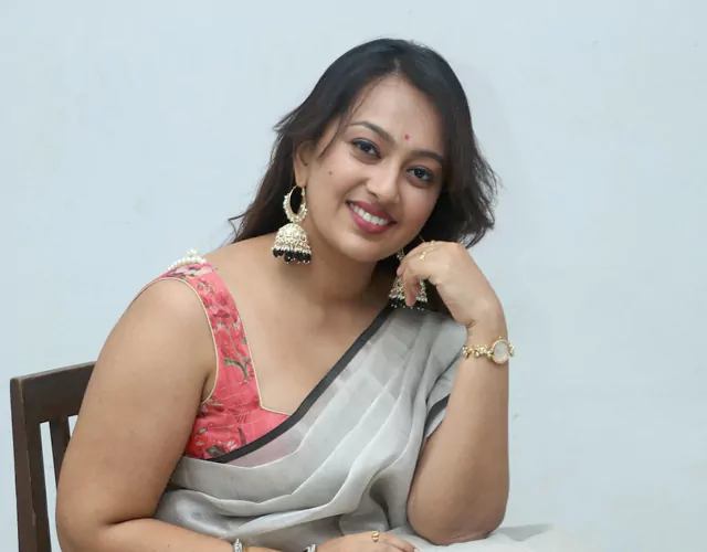 Ester Noronha Saree Photos
